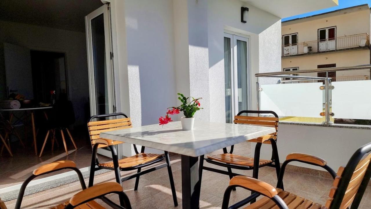 Dorijini Dvori Bed & Breakfast Baska Voda Exterior photo
