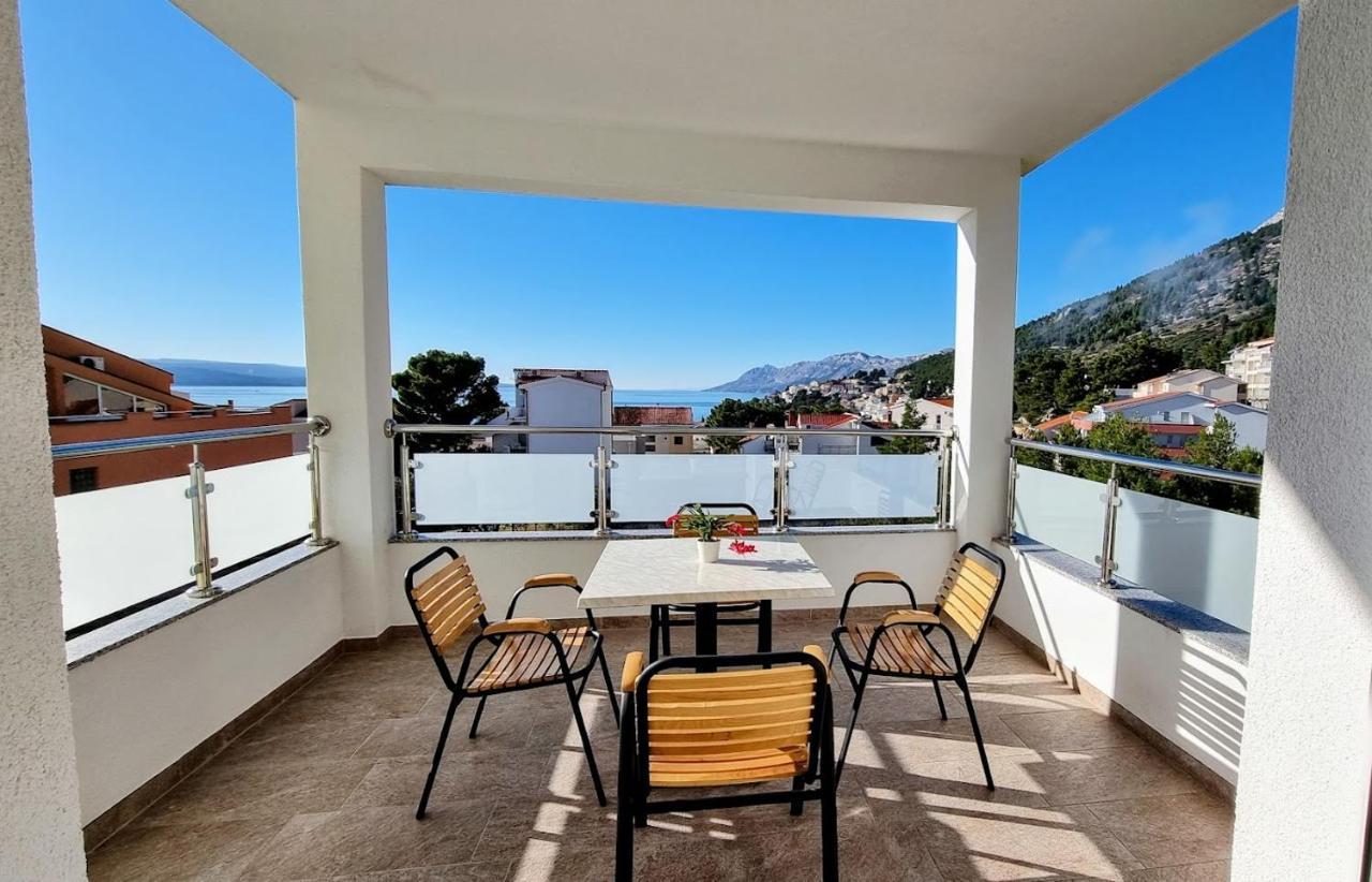 Dorijini Dvori Bed & Breakfast Baska Voda Exterior photo