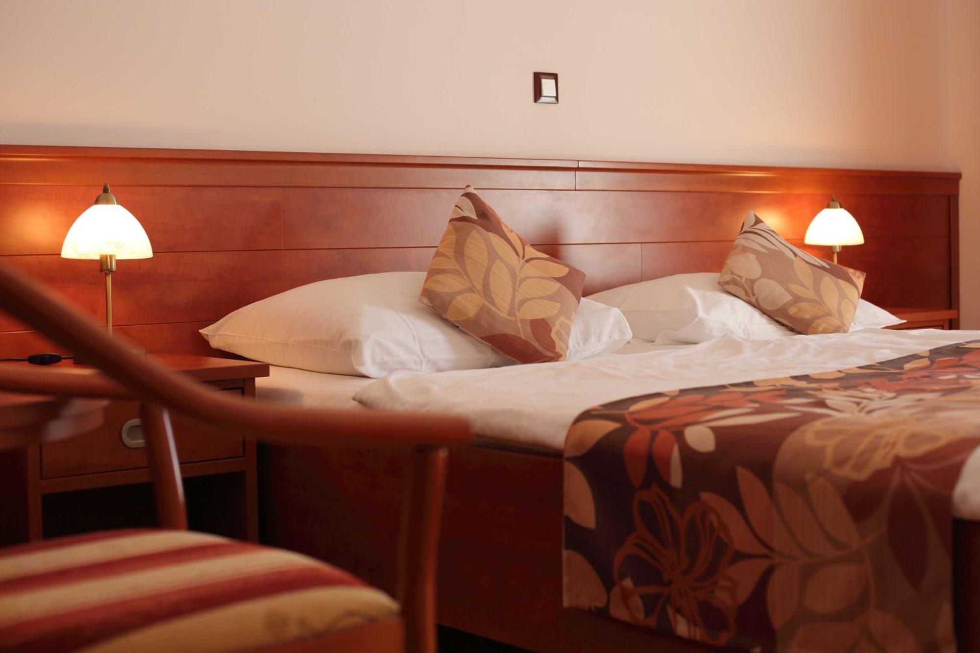 Dorijini Dvori Bed & Breakfast Baska Voda Room photo