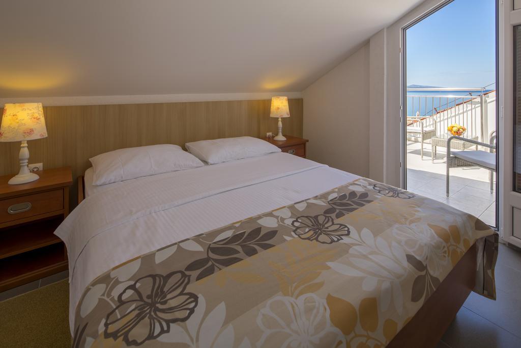 Dorijini Dvori Bed & Breakfast Baska Voda Exterior photo