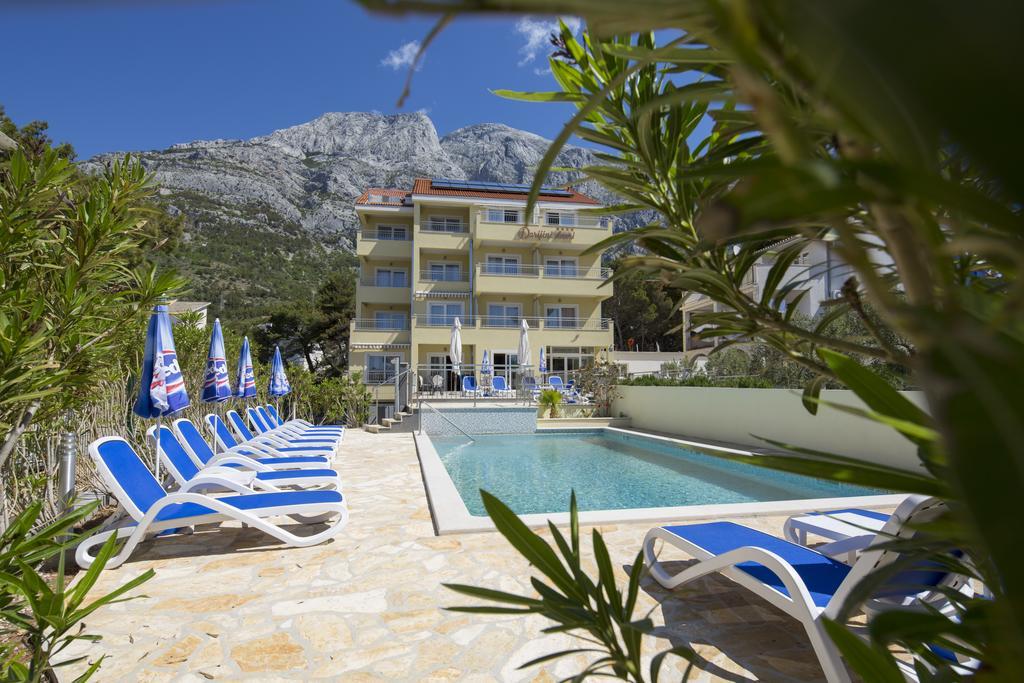 Dorijini Dvori Bed & Breakfast Baska Voda Exterior photo
