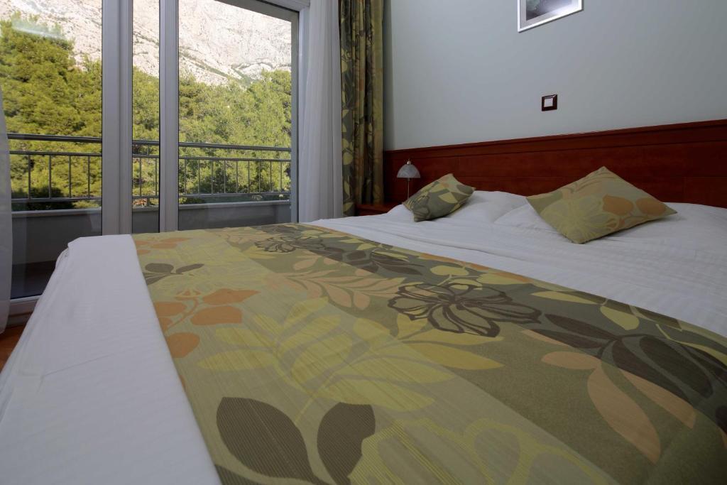 Dorijini Dvori Bed & Breakfast Baska Voda Exterior photo