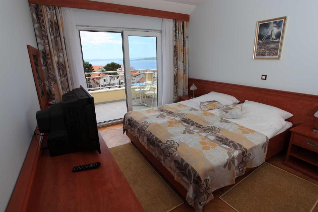 Dorijini Dvori Bed & Breakfast Baska Voda Exterior photo