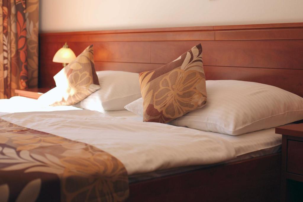Dorijini Dvori Bed & Breakfast Baska Voda Exterior photo