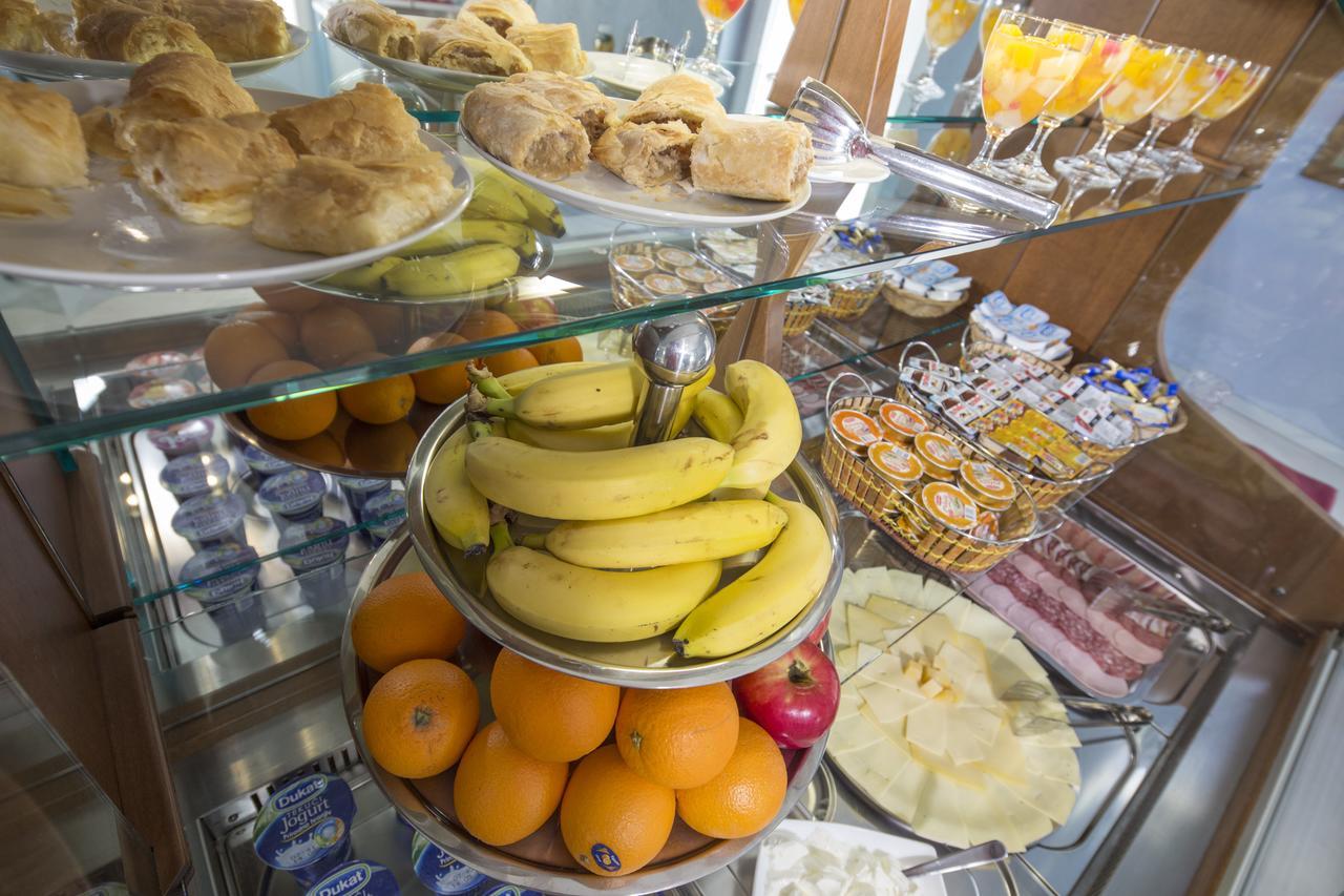 Dorijini Dvori Bed & Breakfast Baska Voda Exterior photo