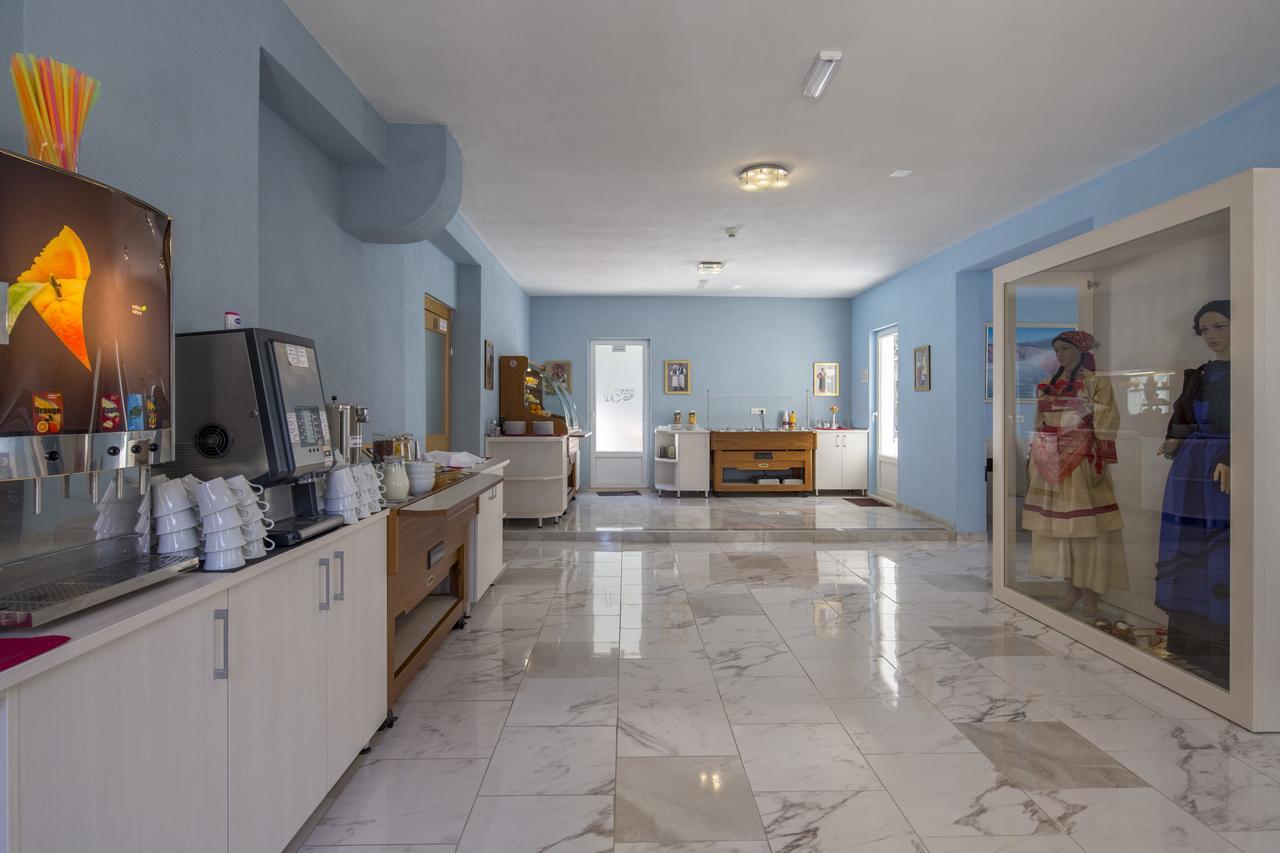 Dorijini Dvori Bed & Breakfast Baska Voda Exterior photo